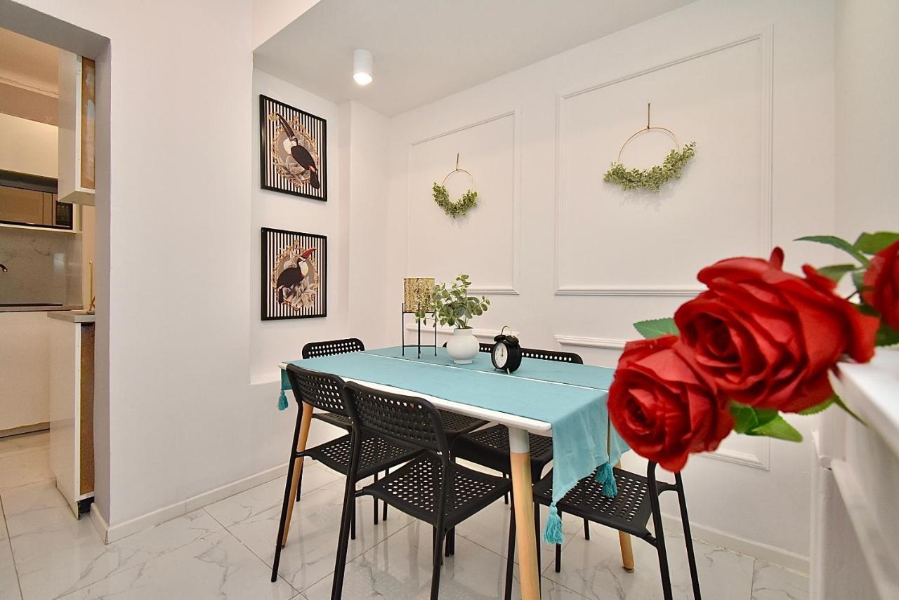 Aleja Niepodleglosci Privat overnatting Warszawa